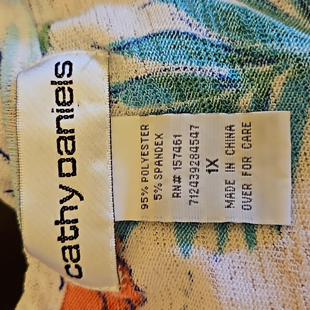 CATHY DANIELS TOP SHIRT 1X FLAMINGO FLORAL FLOWERS V-NECK PINK YELLOW BL… - Picture 8 of 9